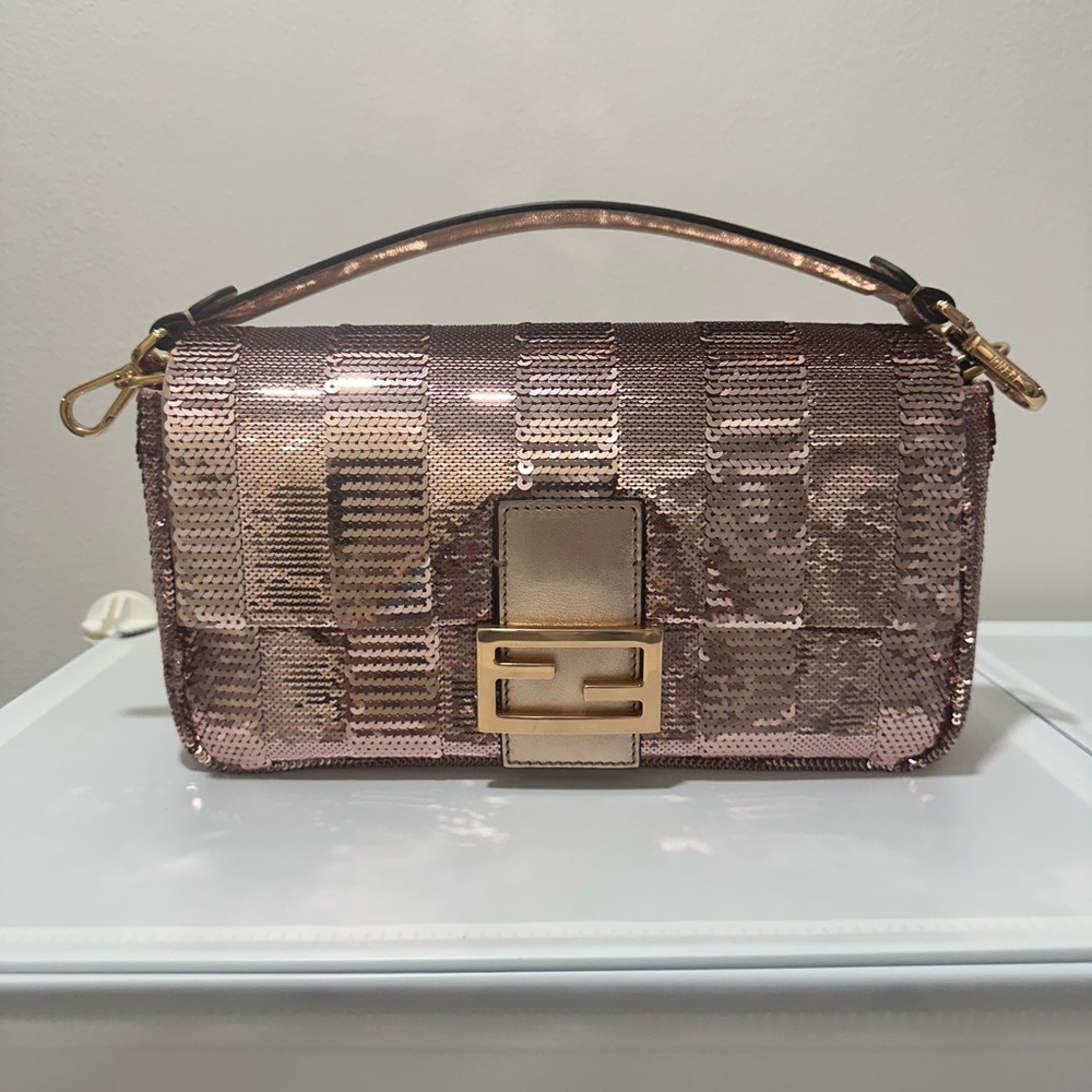FENDI BAGUETTE ROSE GOLD RARE